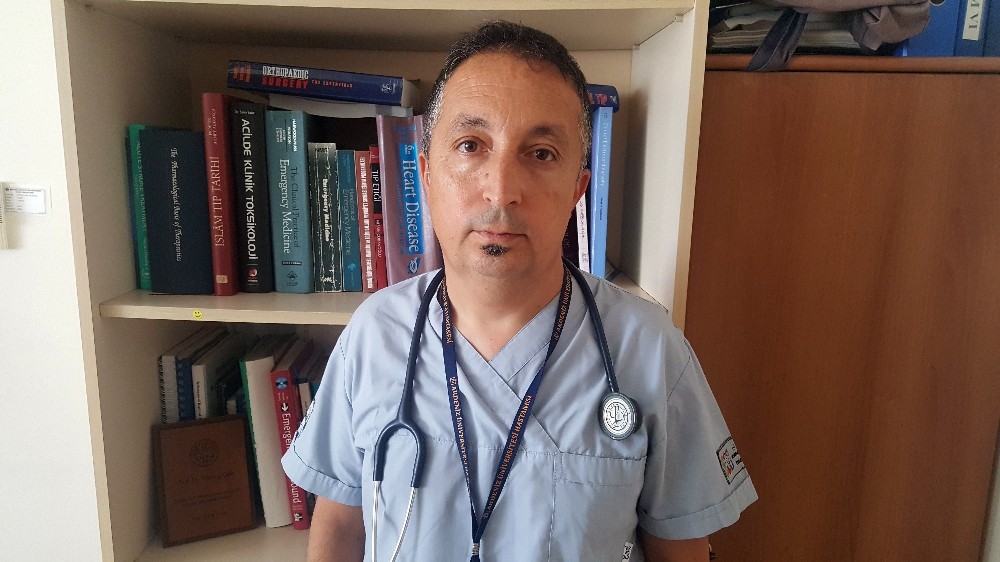 Prof. Dr. Çete: “Uzun tatillerde acil servis çalışanları bu yük altında eziliyor”