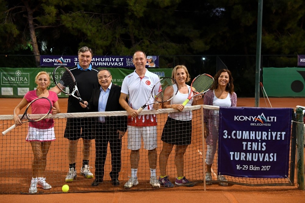 Konyaaltı Belediyesi Tenis Turnuvası başladı