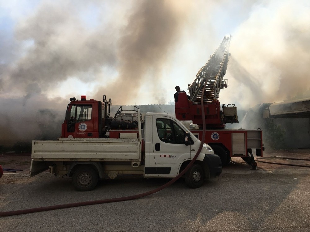 Antalya’da depo yangını