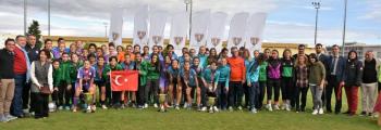 Döşemealtı Kadın Futbol Takımı Türkiye ikincisi oldu