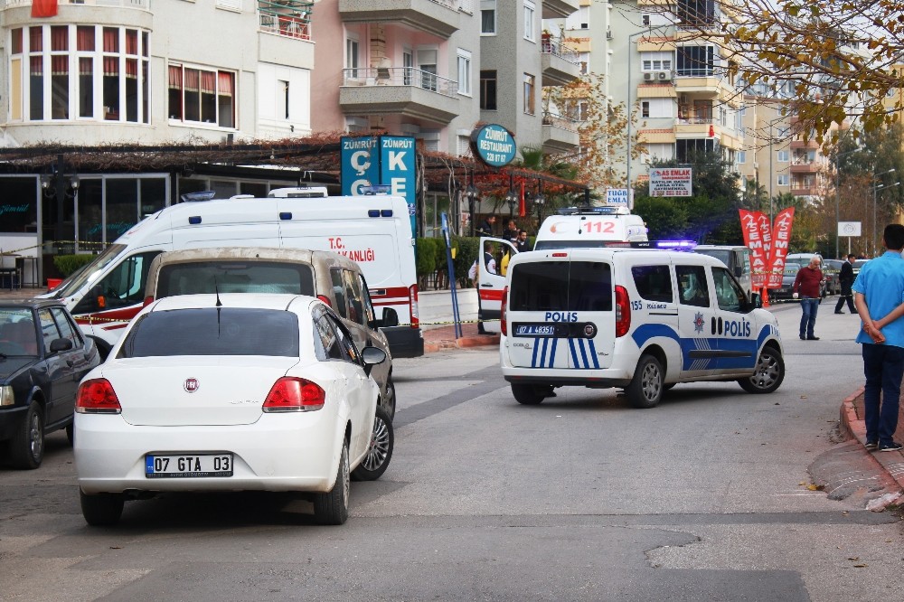 Antalya’da cinnet: 1’i kadın 4 ölü
