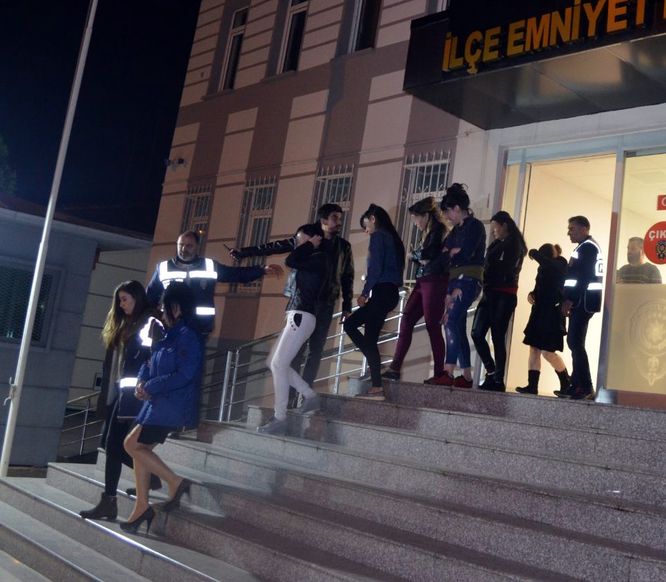 Antalya’da fuhuş operasyonu: 8 gözaltı