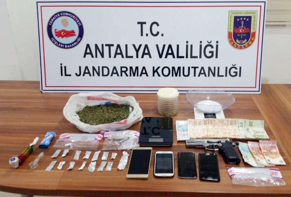 Antalya’da uyuşturucu operasyonu: 7 gözaltı