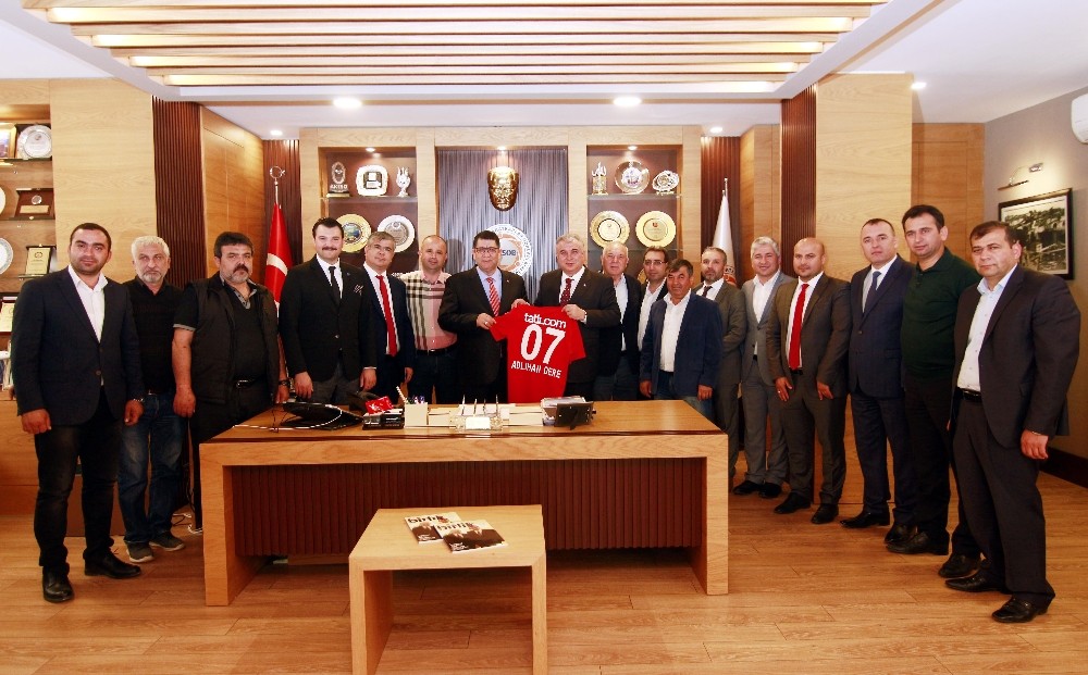 Antalyaspor Başkanı Bulut, Esnaf Odası’nda
