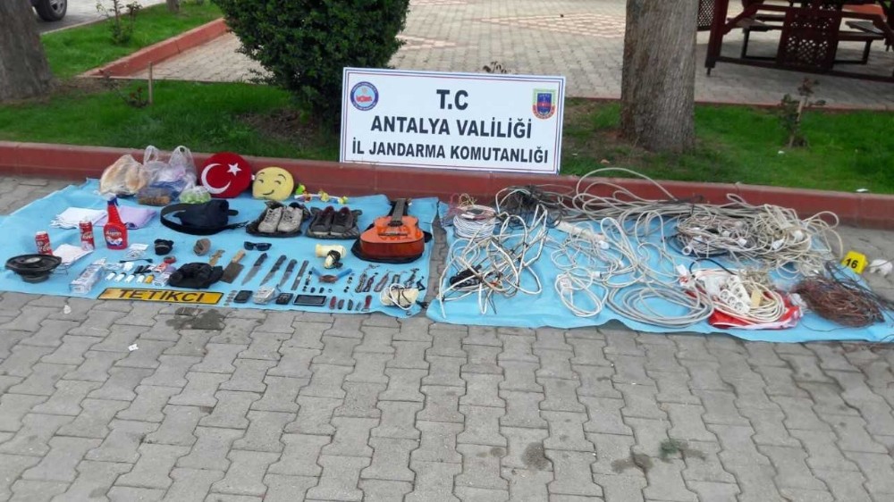 Antalya jandarması 3 kişiyi yakaladı, 30 faili meçhul olayı aydınlattı