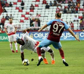 Spor Toto Süper Lig: Antalyaspor: 1 – Trabzonspor: 1 (İlk yarı)