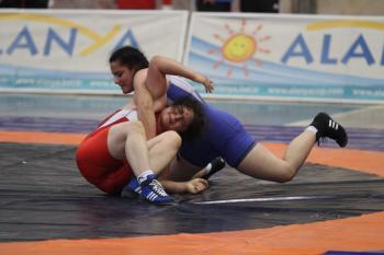 Türkiye U23 Kadınlar Güreş Şampiyonası, Alanya’da başladı