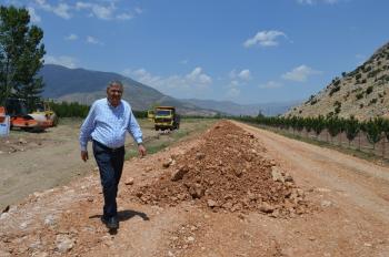 Elmalı Geçit-İmircik yolu sıcak asfalta hazırlanıyor