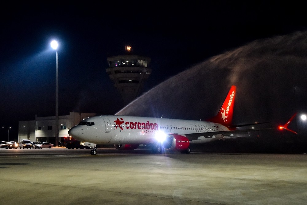 Türkiye’nin ilk Boeıng 737 MAX 8’i Antalya’ya indi