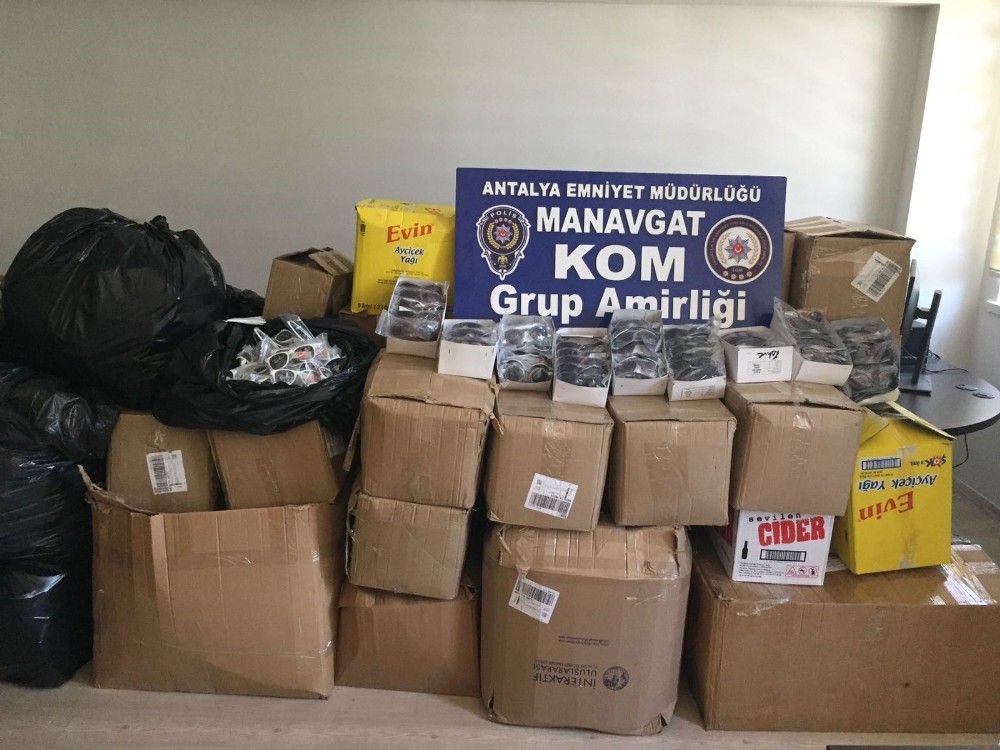 Antalya’da kaçak gözlük operasyonu