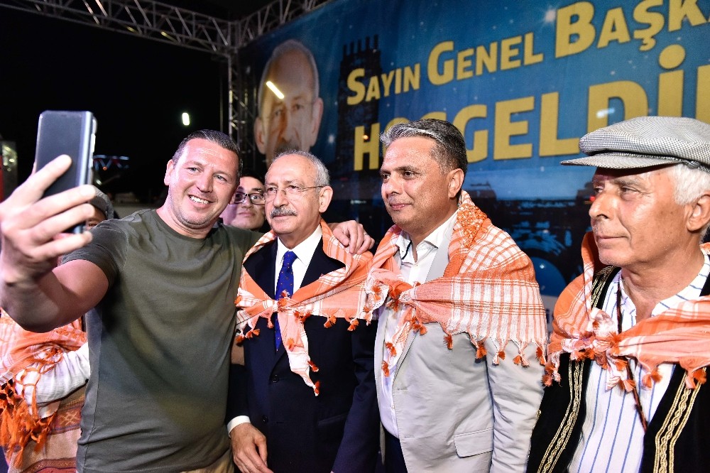 CHP Lideri Kılıçdaroğlu, vatandaşlarla iftarda buluştu