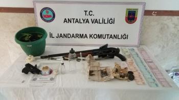 Manavgat’ta uyuşturucu operasyonu: 4 tutuklama
