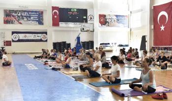 Muratpaşa’da Dünya Yoga Günü etkinliği