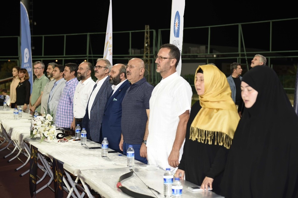 Vali Karaloğlu, okçular tekkesi sahur kupası programına katıldı