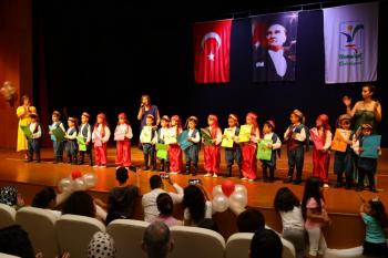 Manavgat Belediyesi Kreş ve Gündüz Bakımevi ilk mezunlarını verdi