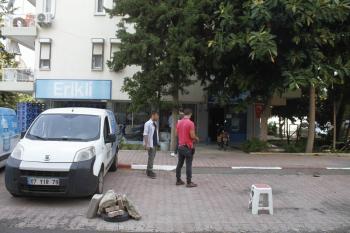 Türk bayrağı direğiyle birlikte çalındı