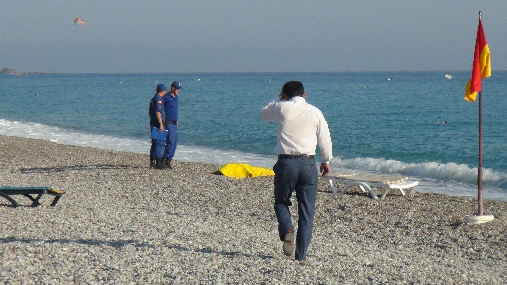 Antalya’da denize giren vatandaş boğuldu