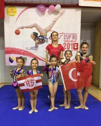 Antalyasporlu minik jimnastikçiler Saraybosna’dan madalyayla döndü