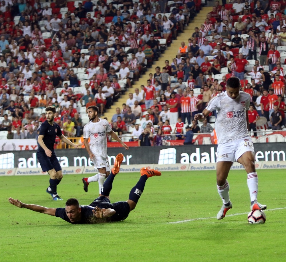 Spor Toto Süper Lig: Antalyaspor: 2 – DG Sivasspor: 1 (İlk Yarı)