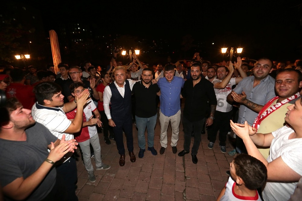 Antalyaspor taraftarlarından birlik gecesi