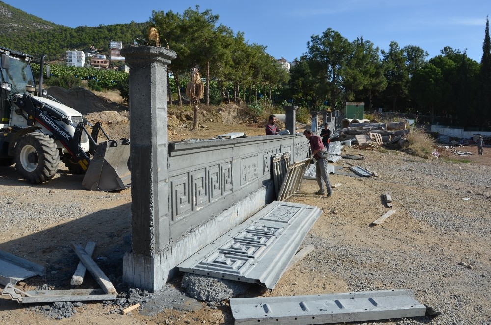 Alanya’da mezarlıklara 5 milyonluk yatırım