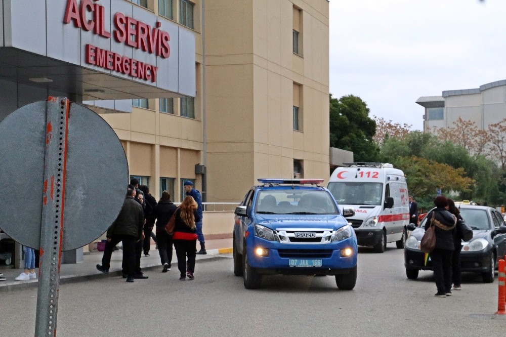 Antalya’da çatışma: 2 asker yaralandı, saldırgan öldürüldü