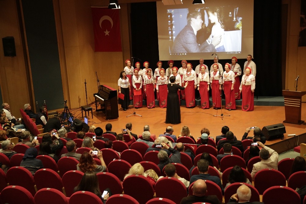 Türk-Ukrayna-Kırım gecesinden dünyaya barış ve dostluk mesajı