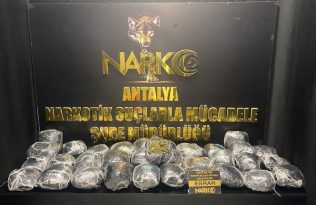 Antalya’ da V.İ.P. Araca Narkotik Operasyonu￼