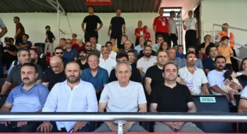 Kocagöz, Kepezspor Futbol AŞ-Karaman KF maçını tribünden izledi
