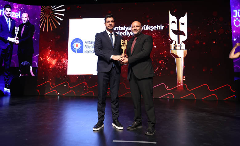 Antalya Şehir Tiyatrolarına Jüri Özel Ödülü