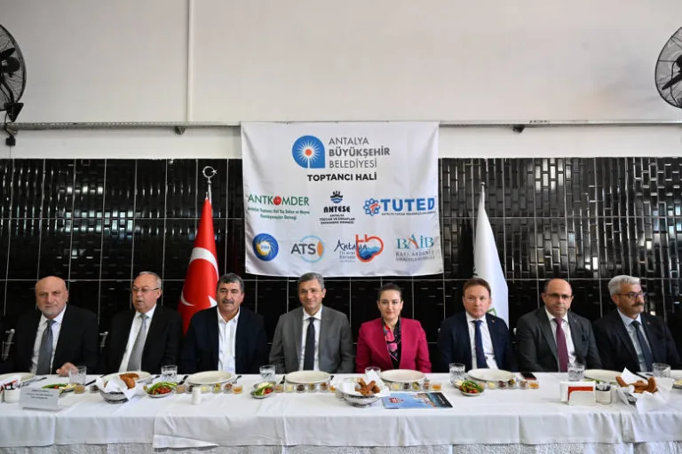 Başkan Vekili Özdemir Antalya Toptancı Hali’nde