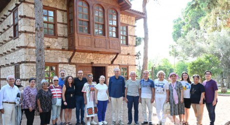 Yaşlı Dostu Kepez için gönüllülerle el ele