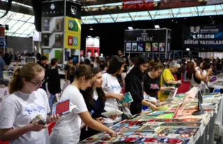 Antalyalılar kitapların büyülü dünyasında buluşuyor