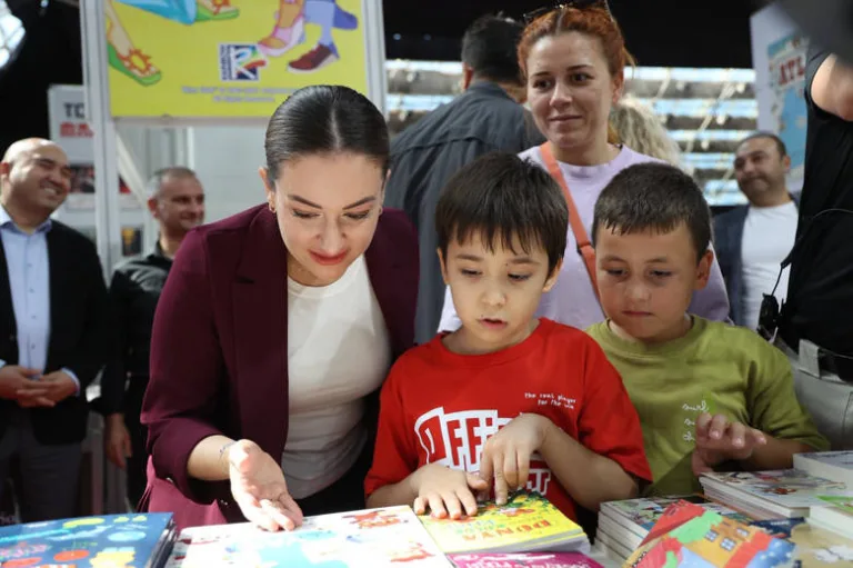 Antalyalılardan 15.Antalya Kitap Fuarı’na yoğun ilgi