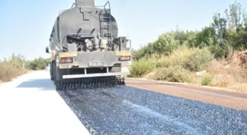 Kepez’in Odabaşı Mahallesi’ndeki 30 sokakta sathi asfalt hazırlığı