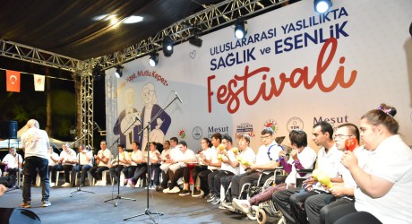 Uluslararası Yaşlılıkta Sağlık ve Esenlik Festivali dopdolu etkinliklerle devam etti