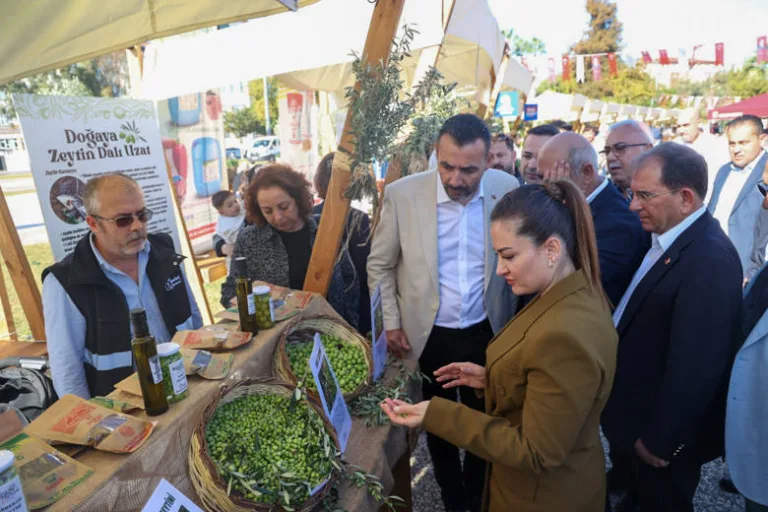 Başkan Vekili Özdemir zeytin festivaline katıldı