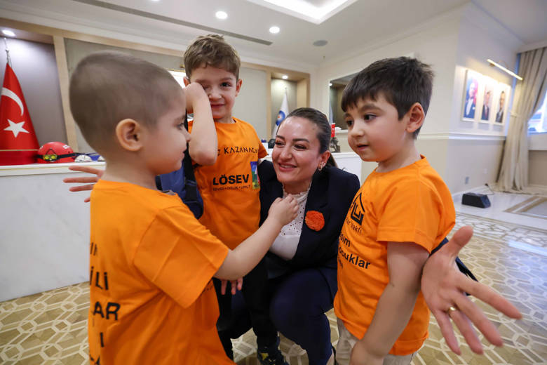 Başkan Vekili Özdemir LÖSEV’li çocuklarla buluştu