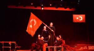 Bandırma Vapuru Kepez’de ayakta alkışlandı