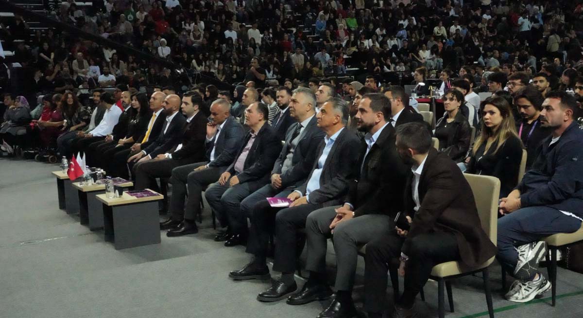 Antalya'da Gençler Arası Tiyatro Türkiye Finali Gerçekleştirildi