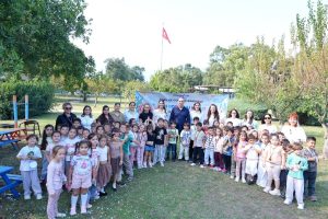 Başkan Cem Kotan ve Çocuklar Sokak Hayvanları Merkezini Ziyaret Etti