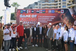 Dünya lezzetleri Konyaaltı’nda düzenlenen festivalde buluştu