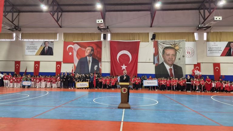 Kemer’de Cumhuriyetimizin 103. Yılı Coşkuyla Kutlandı