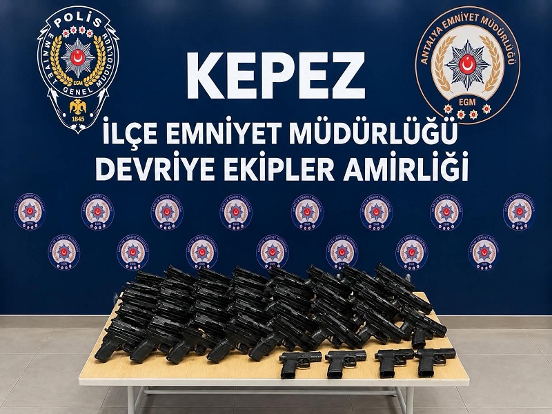 Kepez'de Silah Ticareti Operasyonu: 32 Tabanca Ele Geçirildi