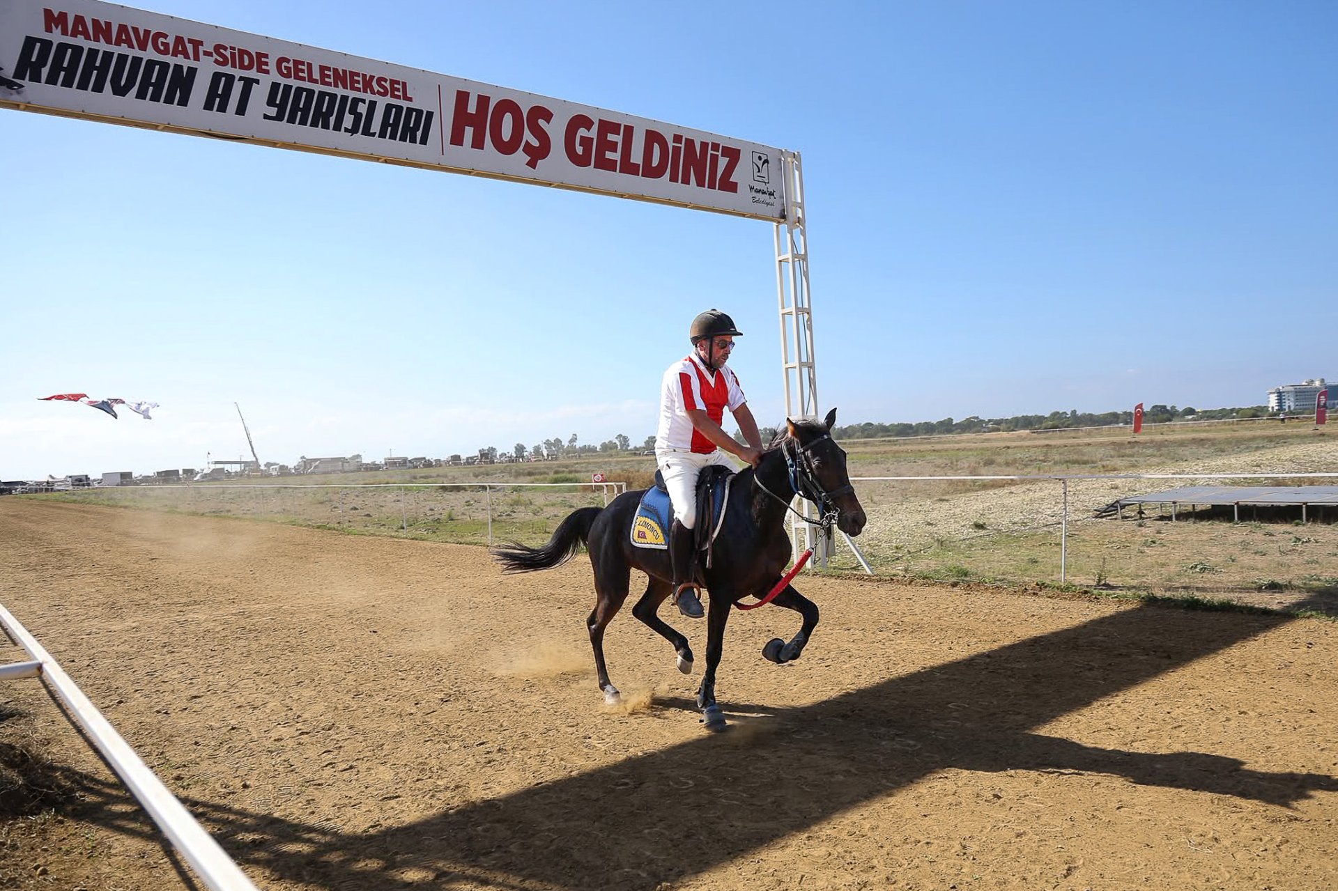 Manavgat'ta 17. Geleneksel Rahvan At Yarışları Gerçekleştirildi