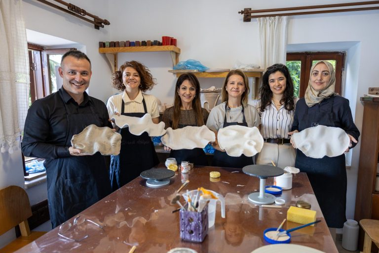 Side Kültür Evi’nde Seramik Atölyesi Buluşması Gerçekleşti